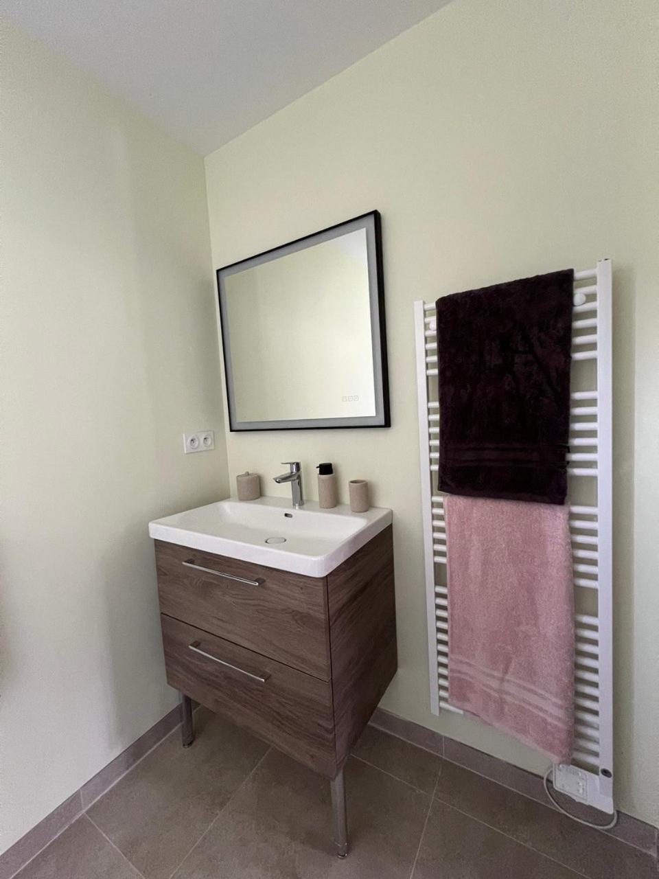 La Valentine Love Room Gites Des 3 Lavoirs Bourogne 外观 照片